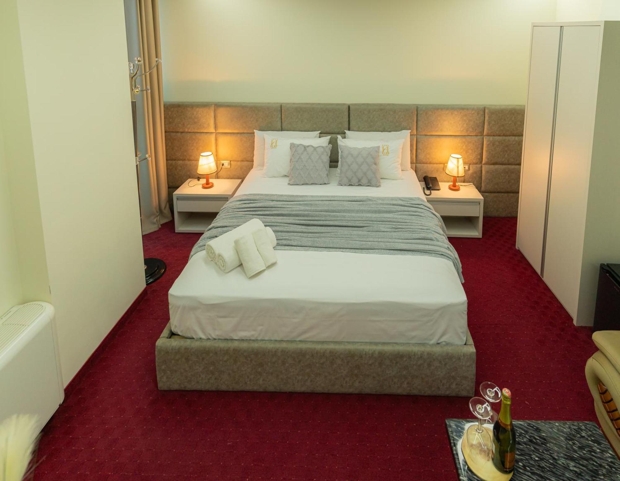 Alko Hotel Шкодер Экстерьер фото