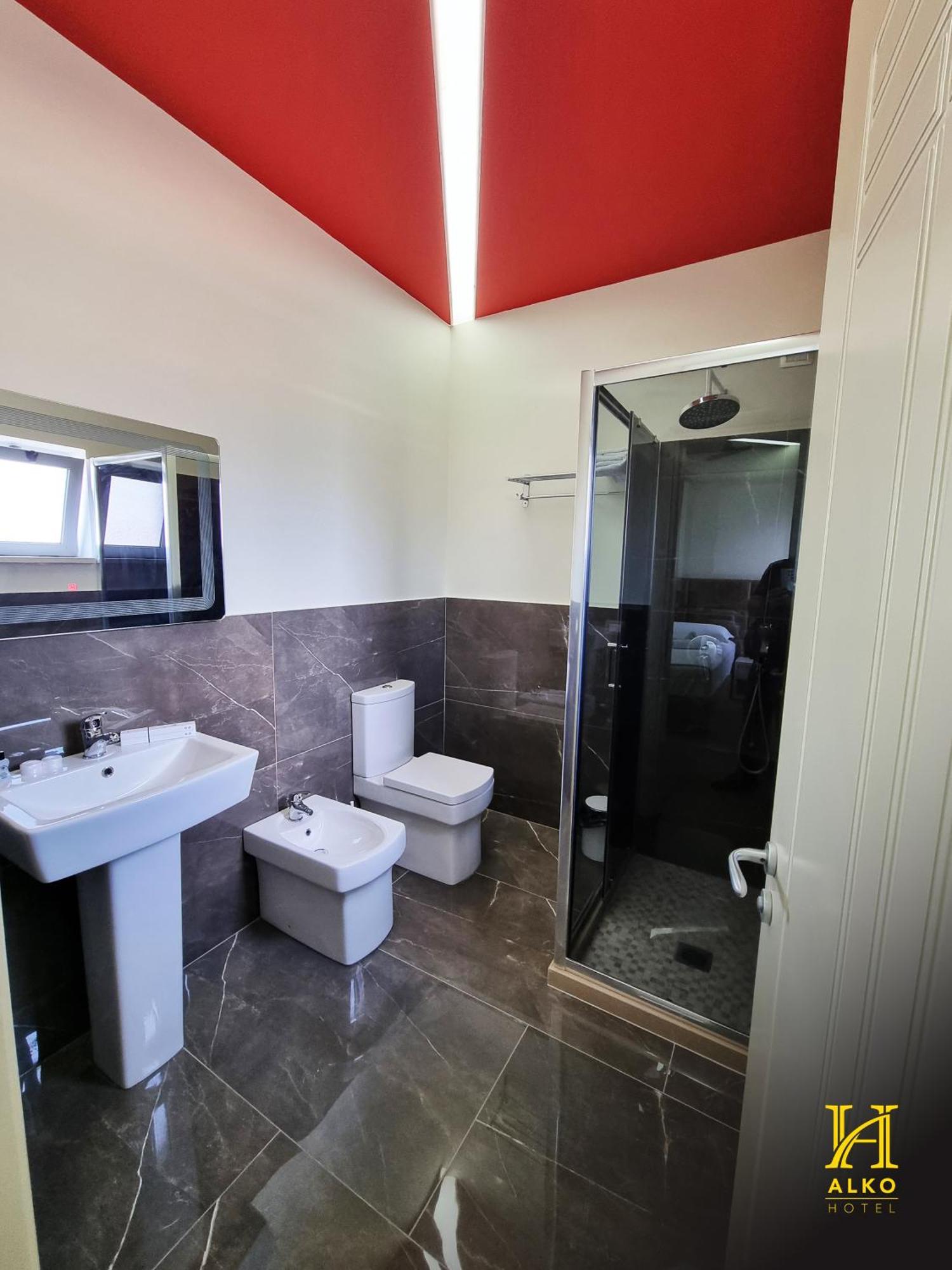 Alko Hotel Шкодер Экстерьер фото